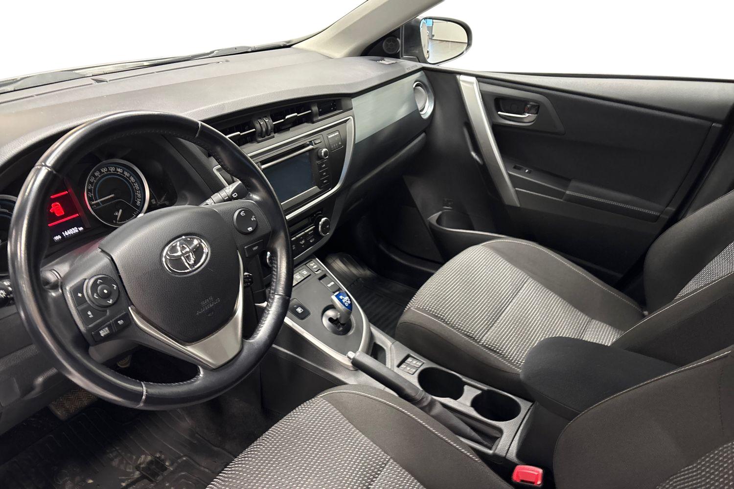 Toyota Auris 2015