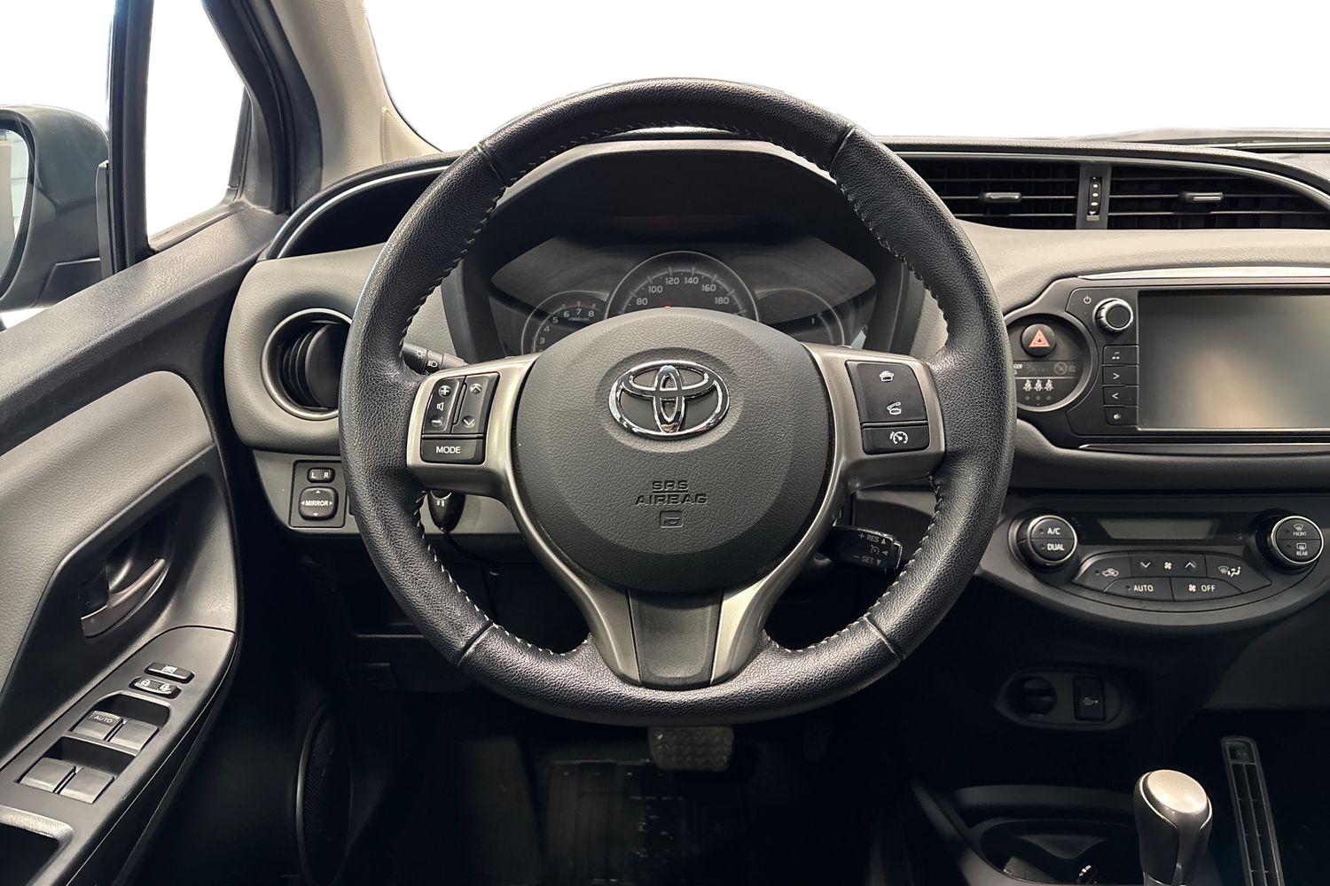 TOYOTA YARIS 2016