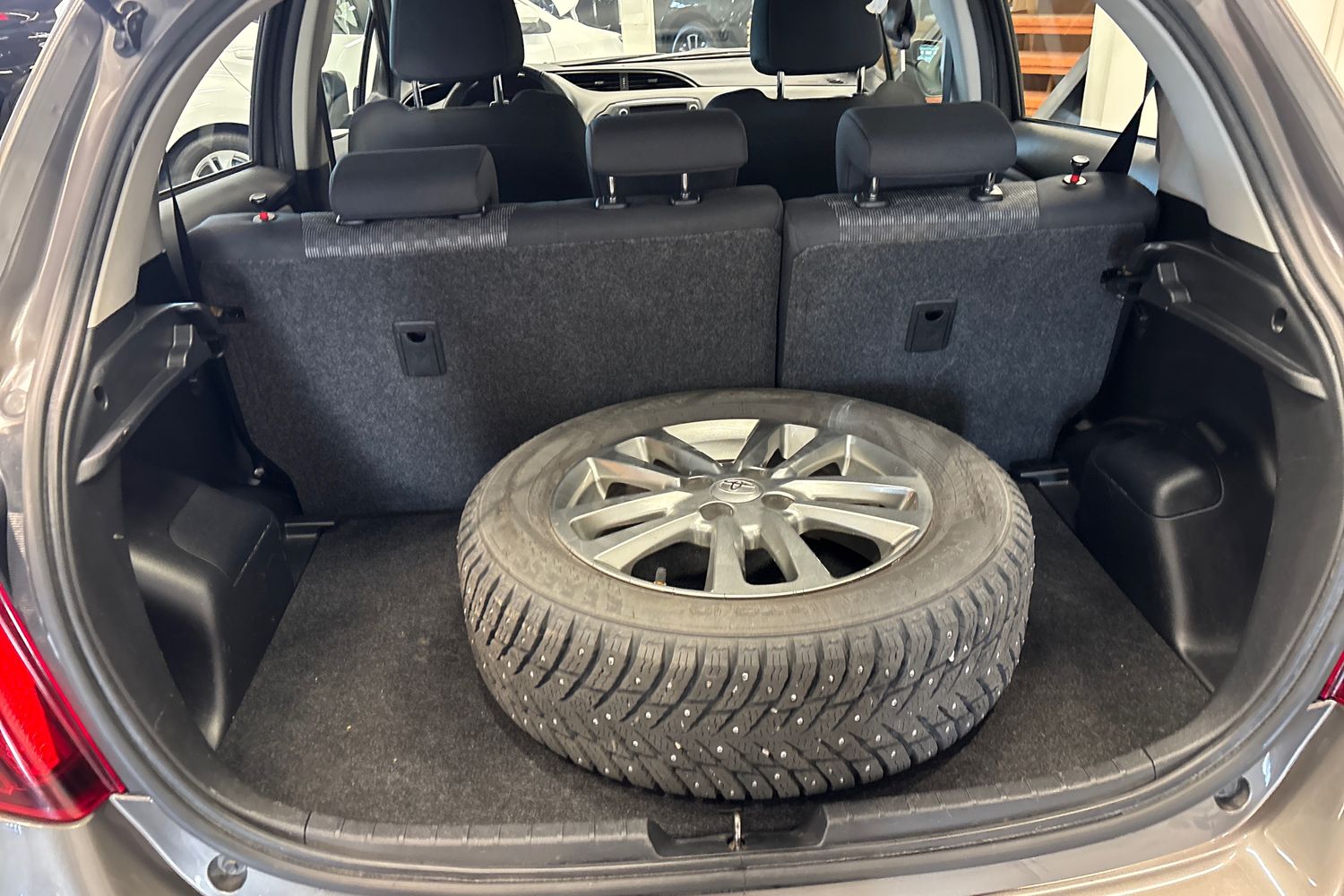 TOYOTA YARIS 2016