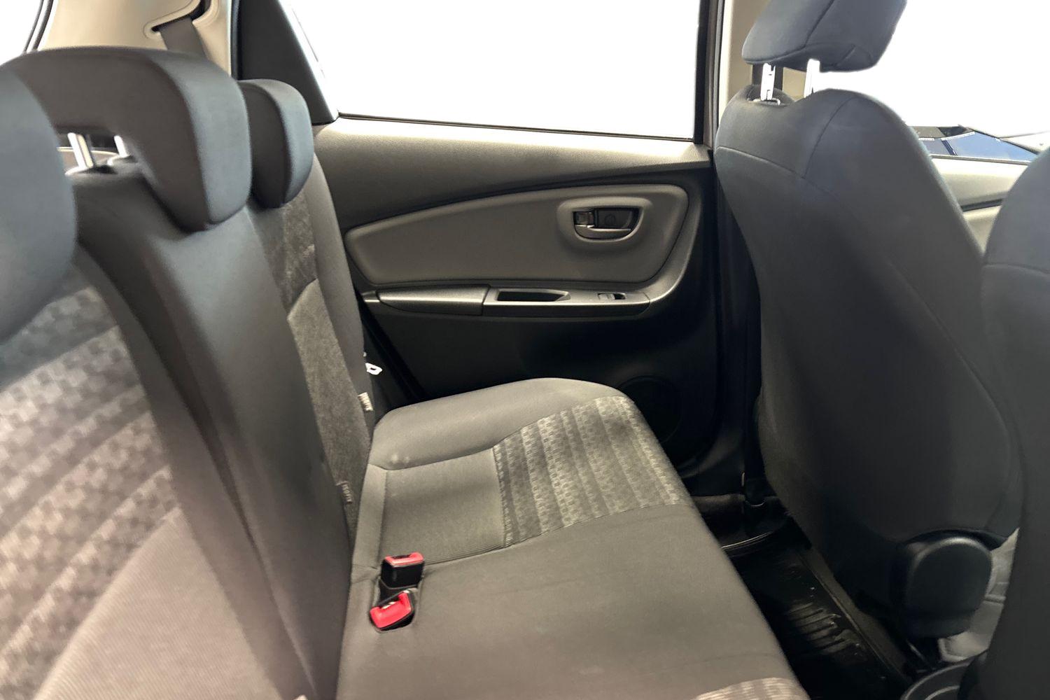 TOYOTA YARIS 2016