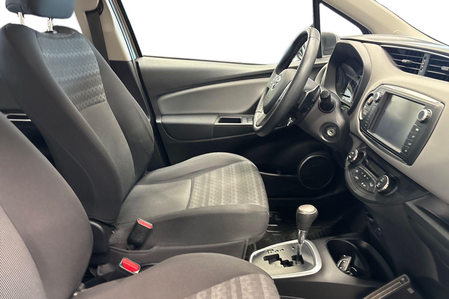 TOYOTA YARIS 2016