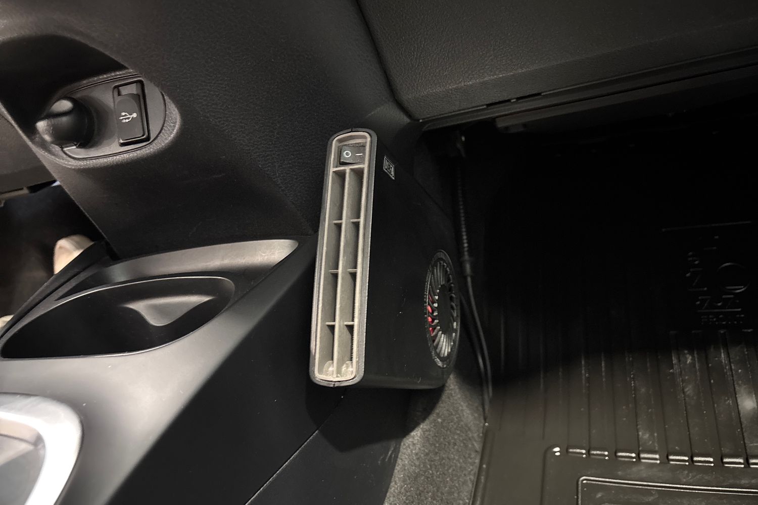 TOYOTA YARIS 2016