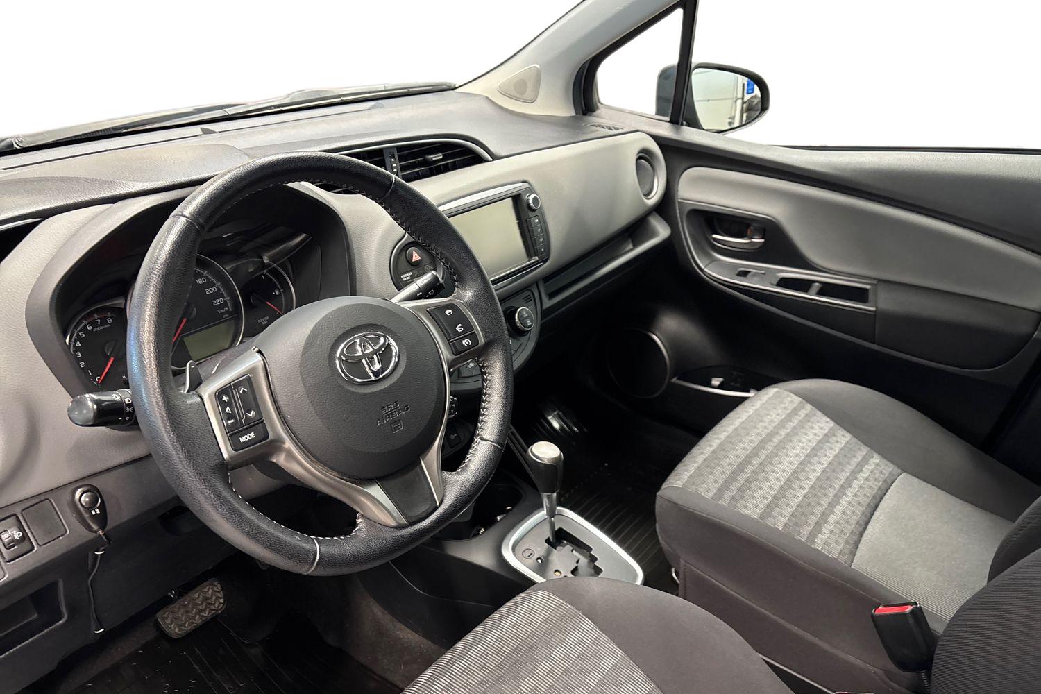 TOYOTA YARIS 2016