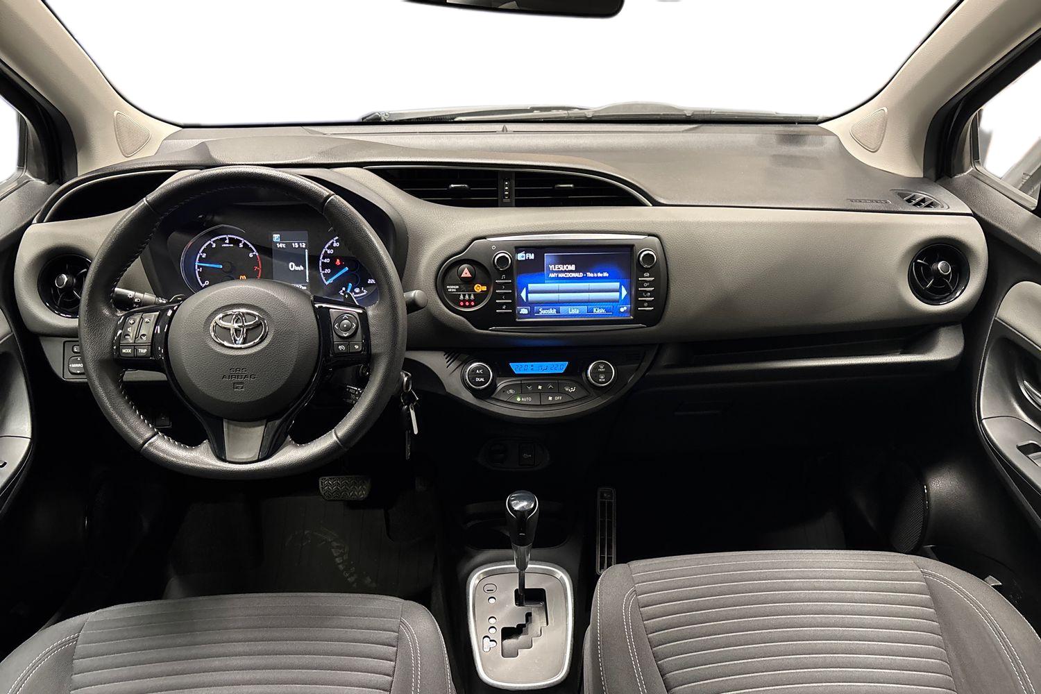 TOYOTA YARIS 2017