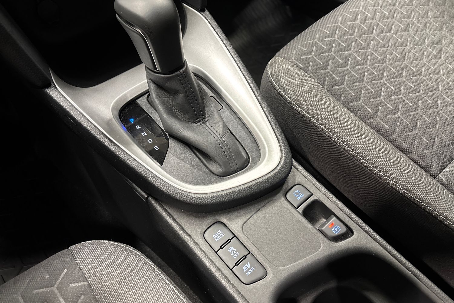 TOYOTA Yaris Cross 2024