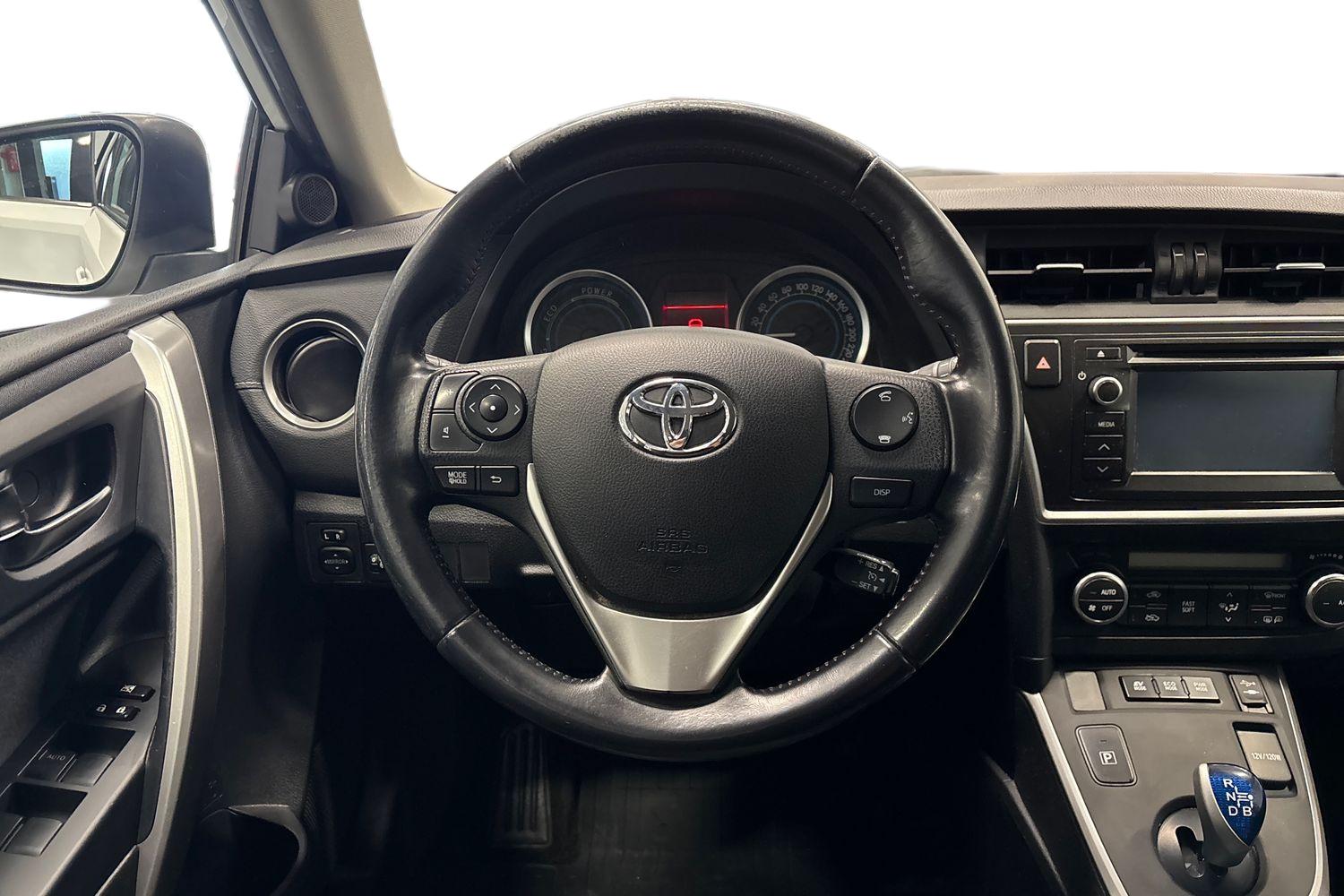 TOYOTA AURIS 2015