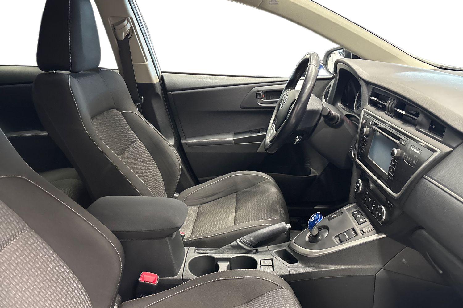 TOYOTA AURIS 2015