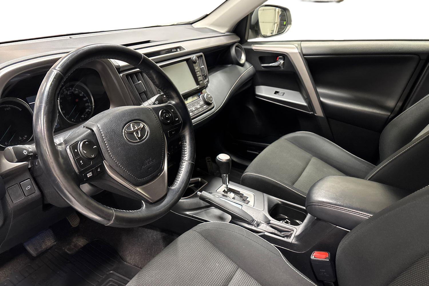 TOYOTA RAV4 2018