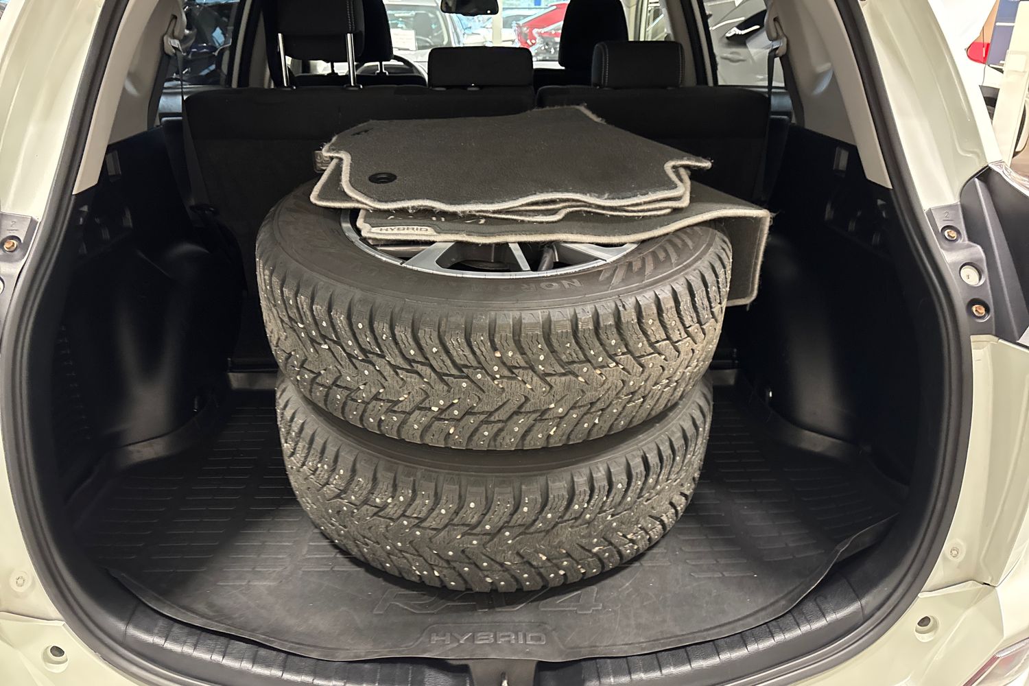TOYOTA RAV4 2018