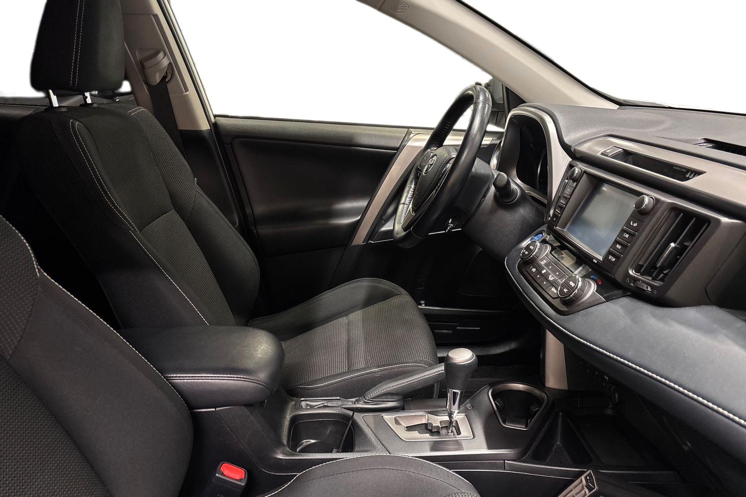 TOYOTA RAV4 2018