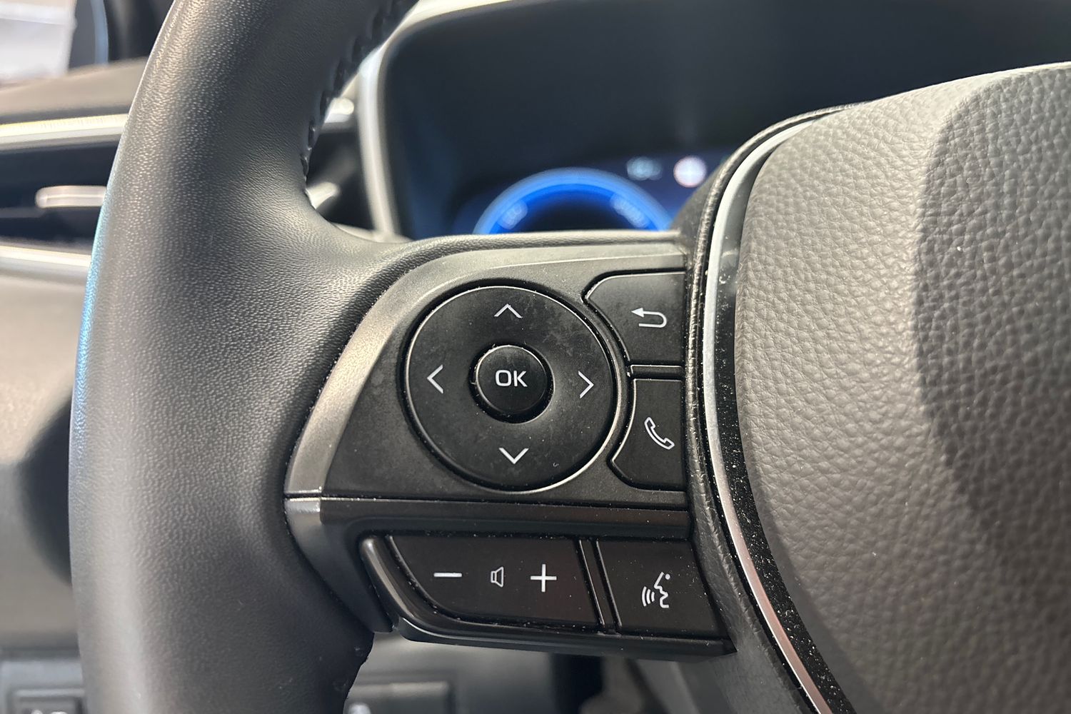 TOYOTA COROLLA 2025