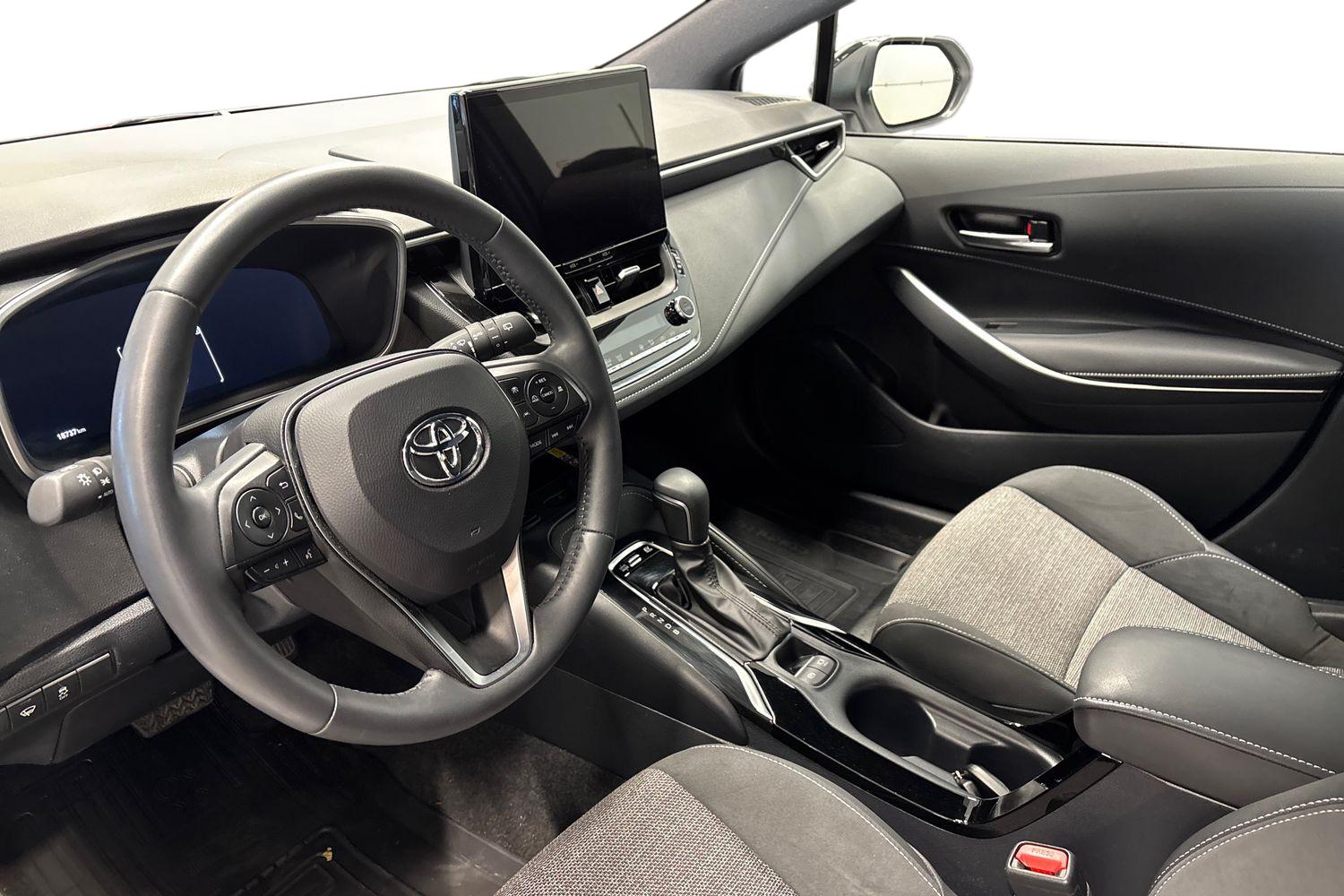 TOYOTA COROLLA 2025