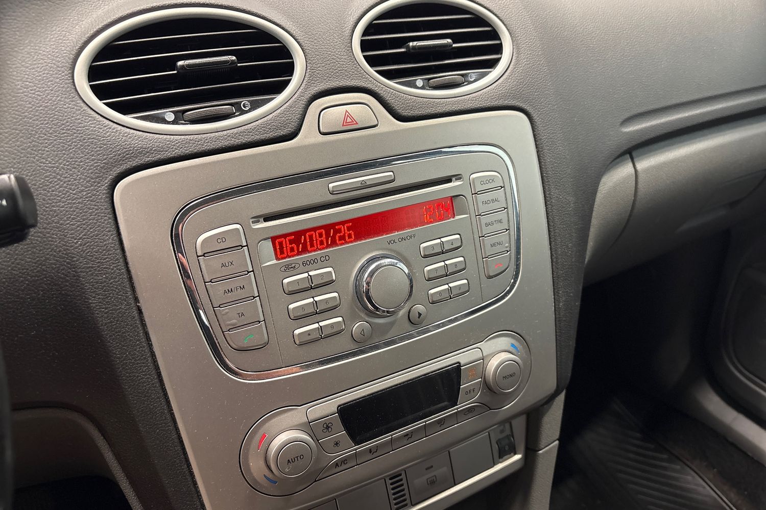 FORD FOCUS 2010