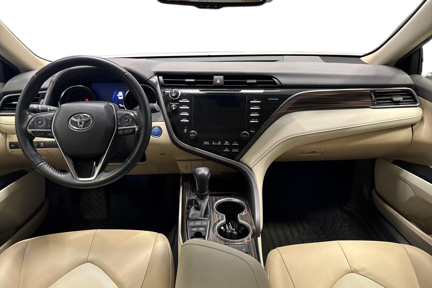 Toyota Camry 2019