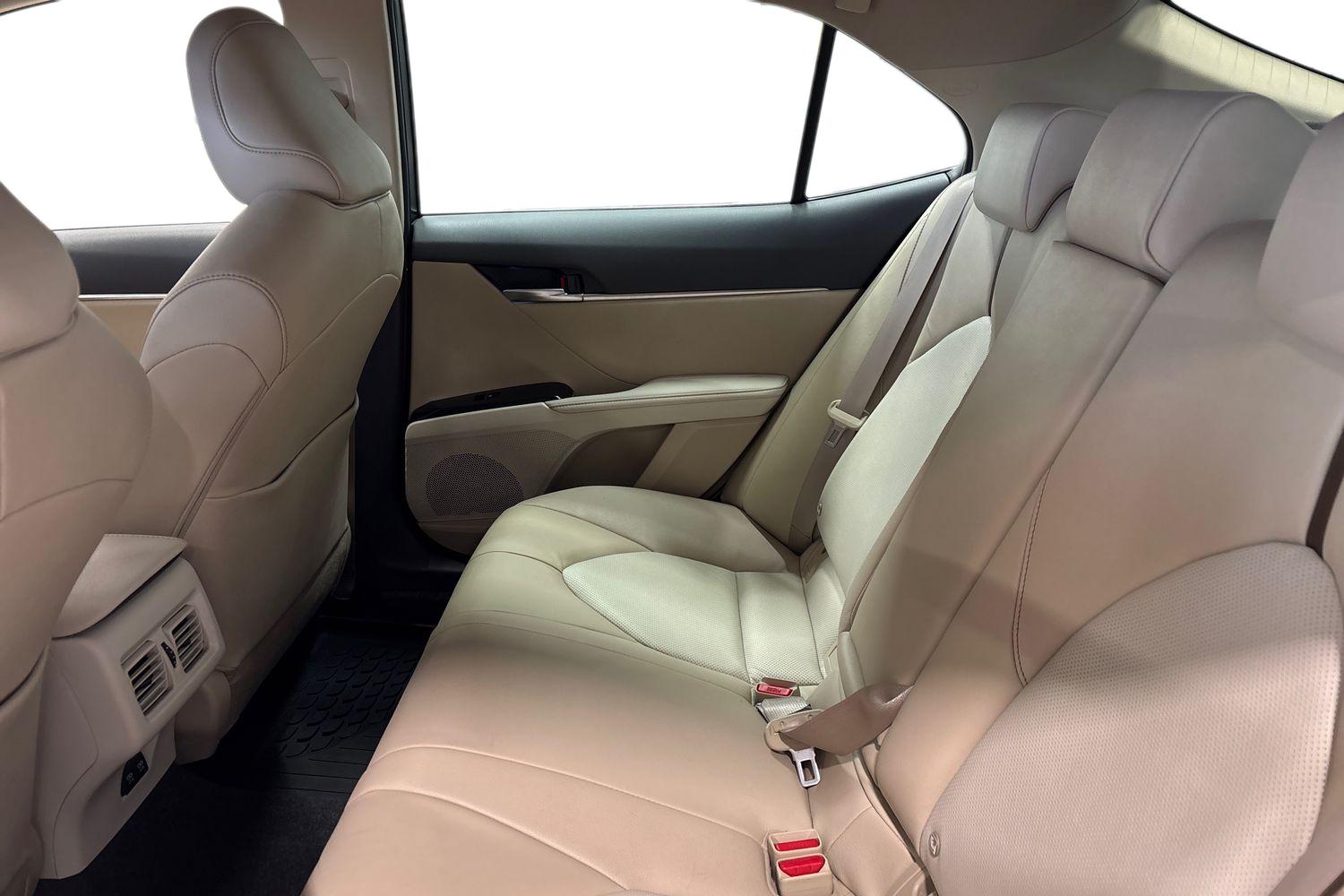 Toyota Camry 2019