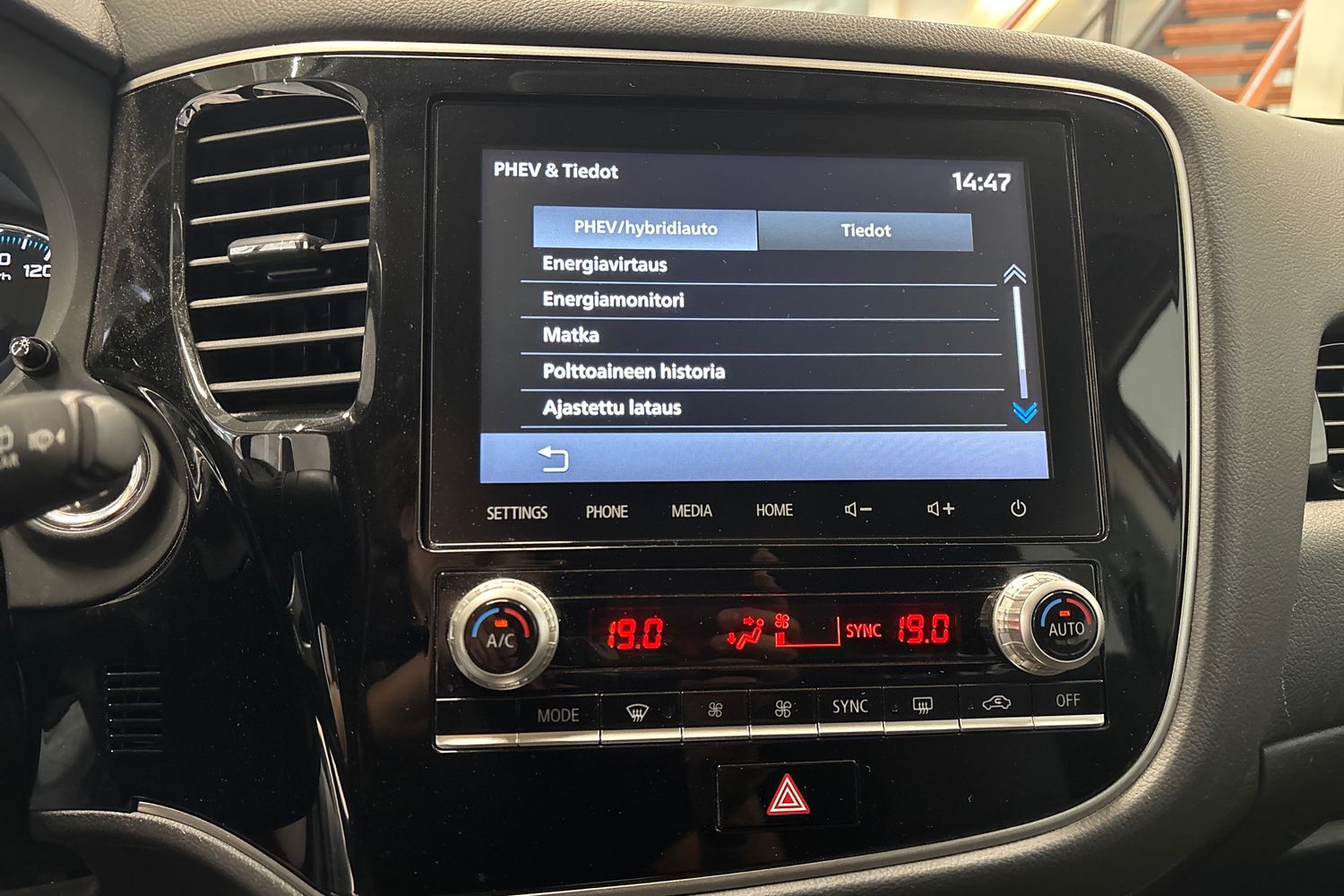 MITSUBISHI Outlander PHEV 2020