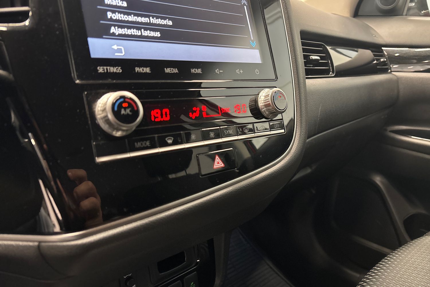 MITSUBISHI Outlander PHEV 2020