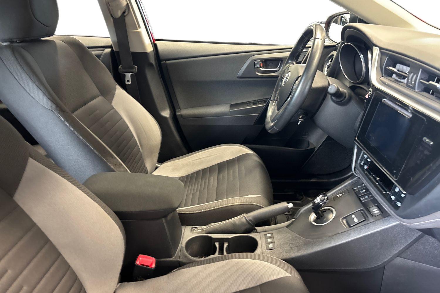 Toyota Auris 2016