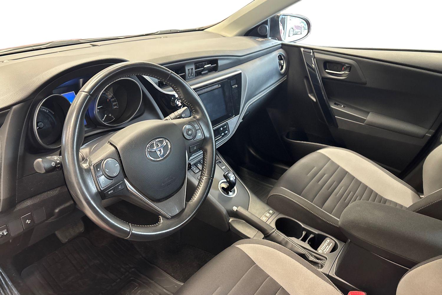 Toyota Auris 2016