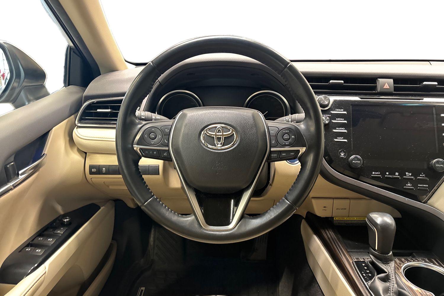 Toyota Camry 2019