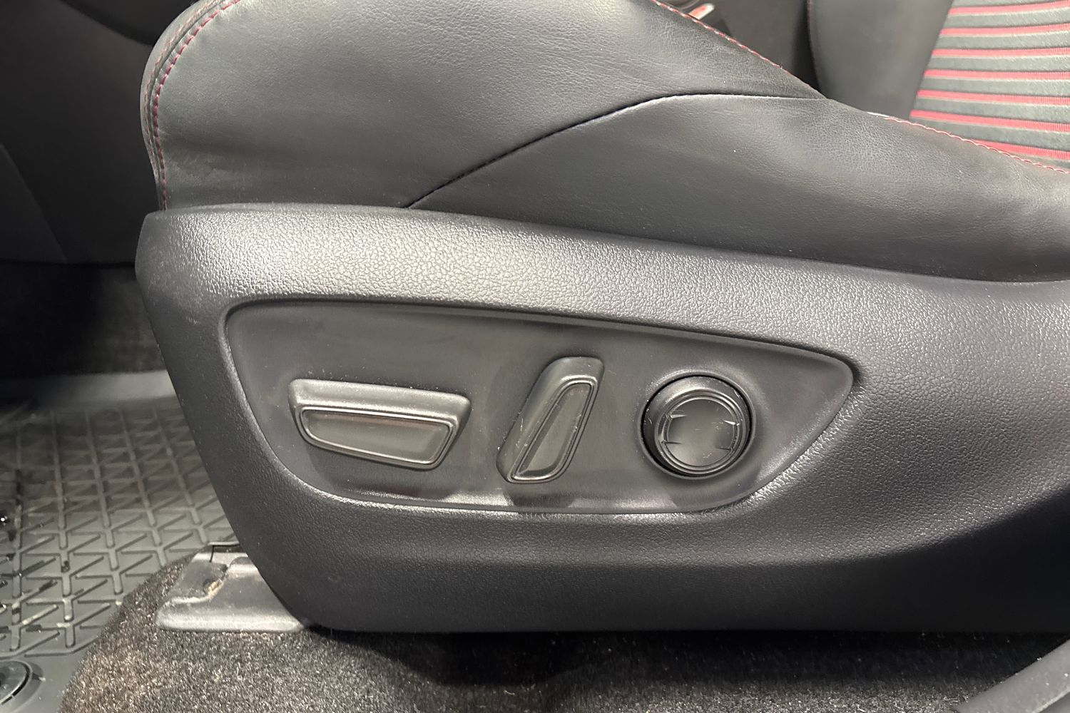 Toyota RAV4 Plug-in 2024