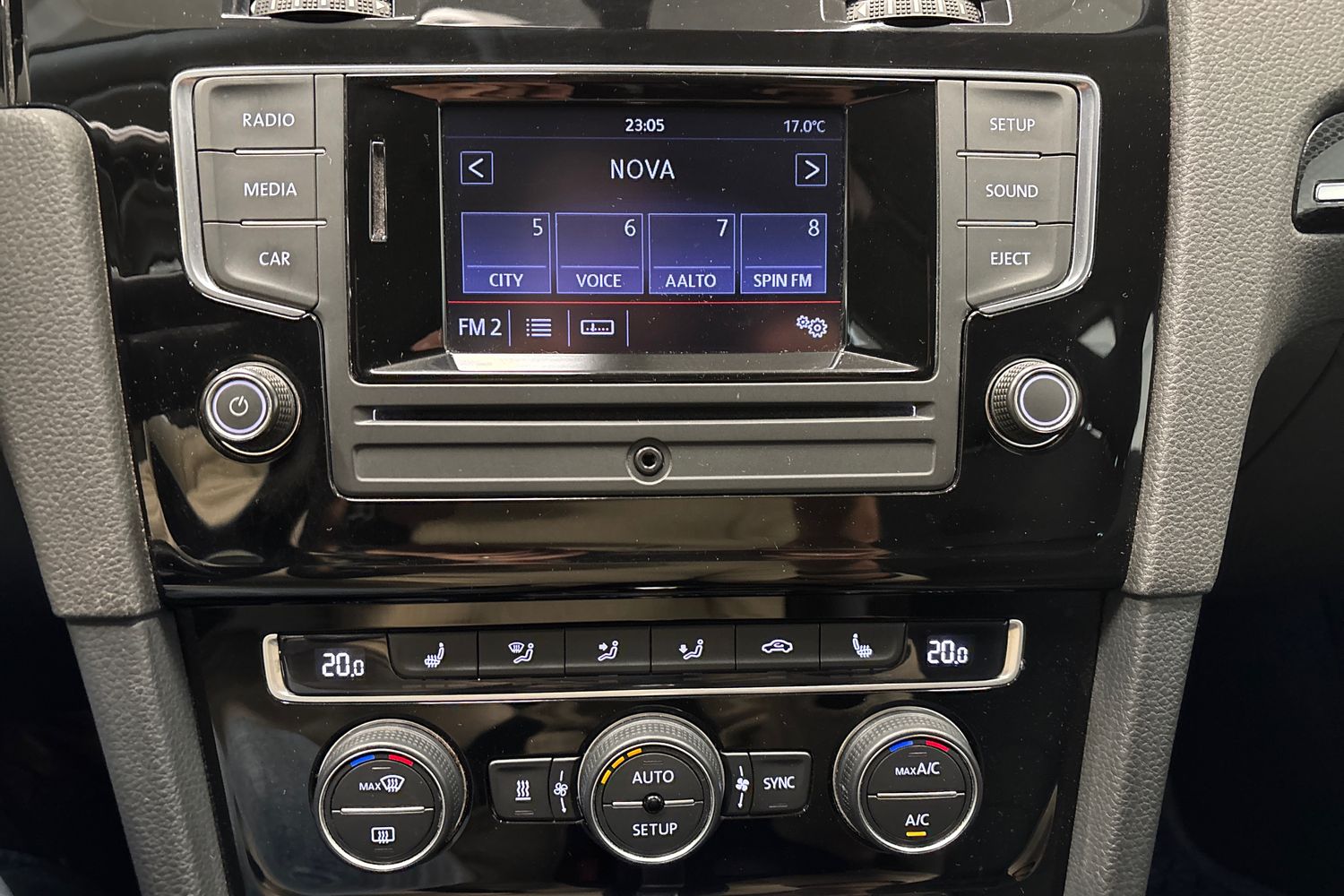VOLKSWAGEN GOLF 2014