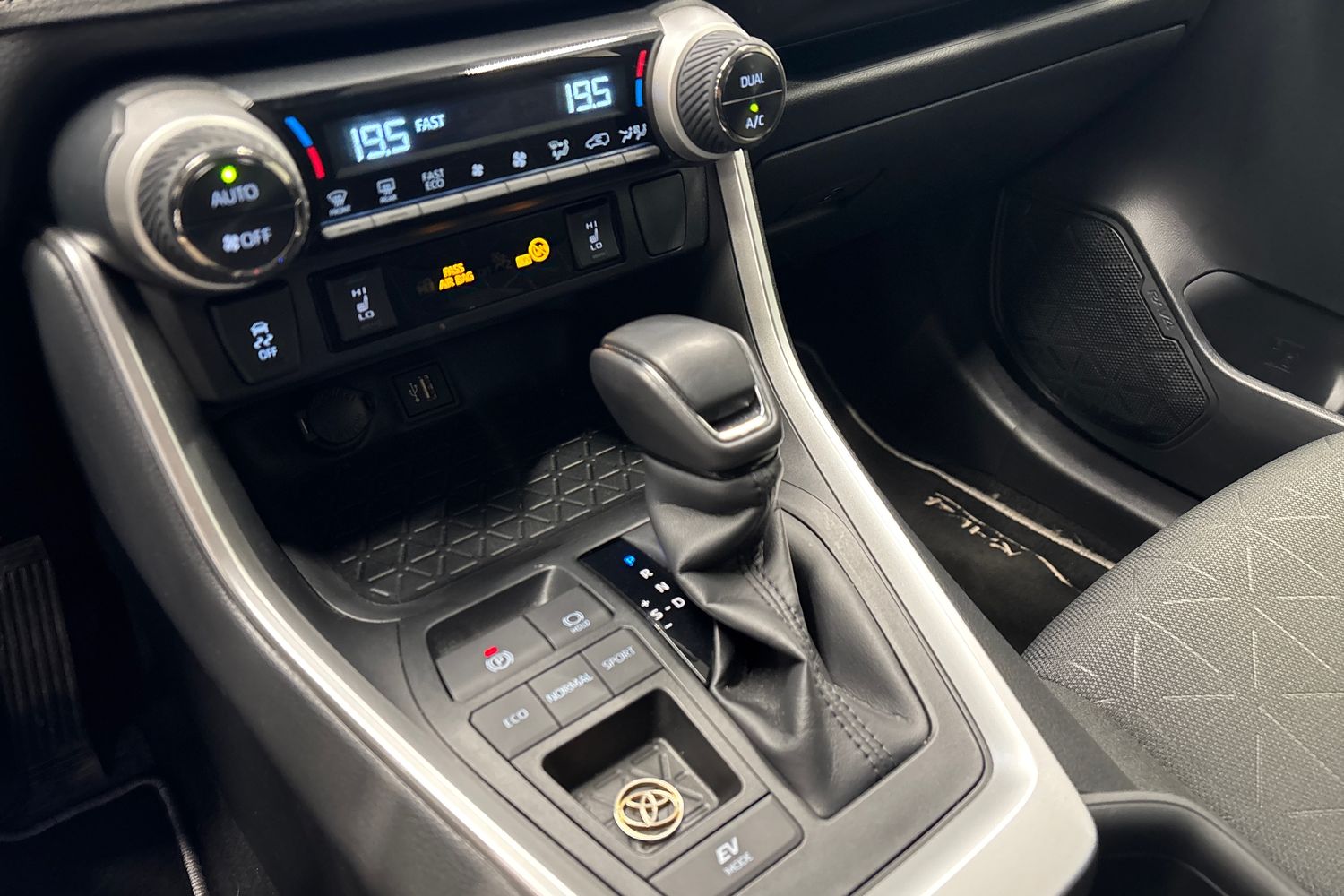 Toyota RAV4 2025