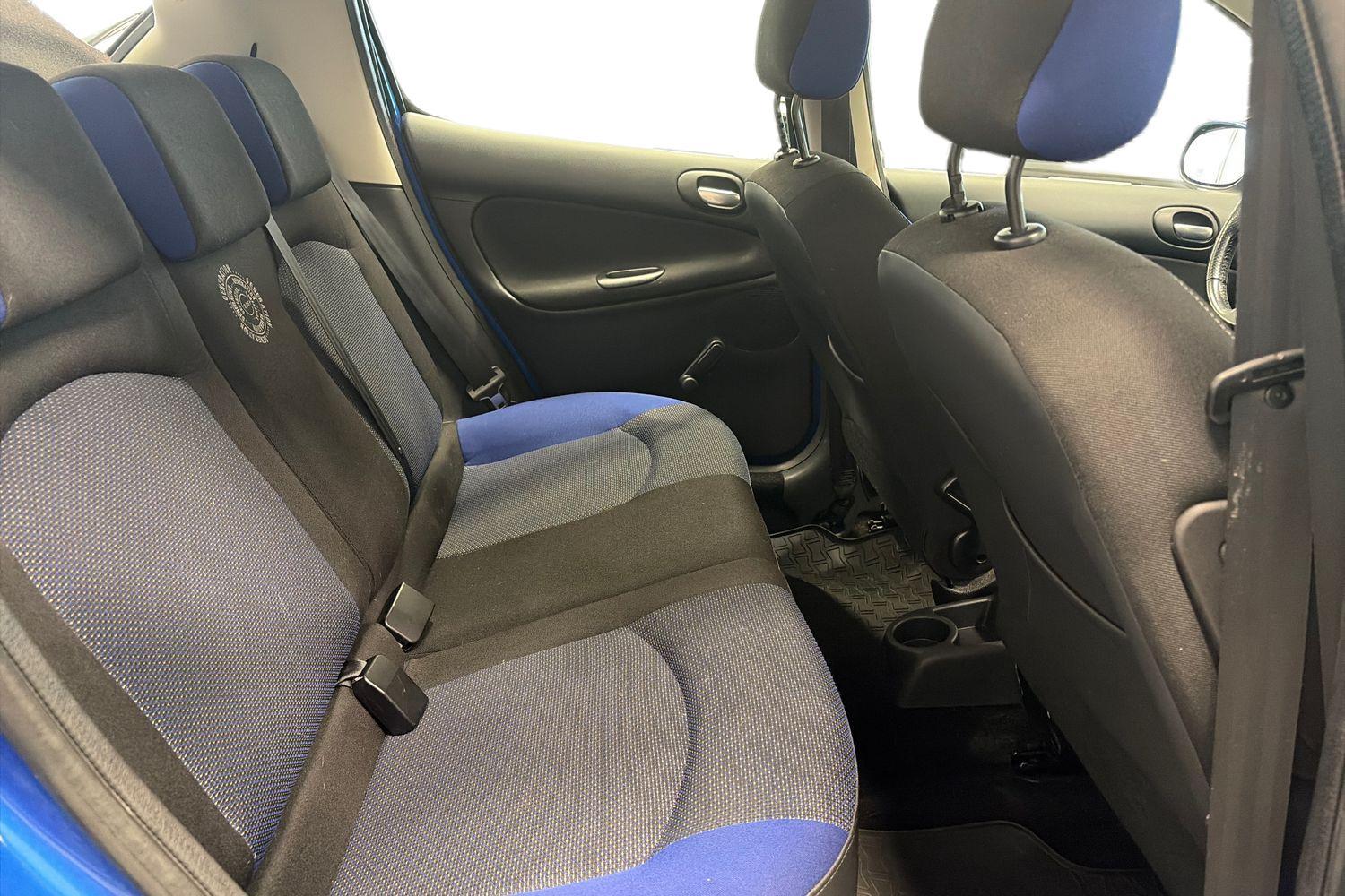 PEUGEOT 206+ 2013