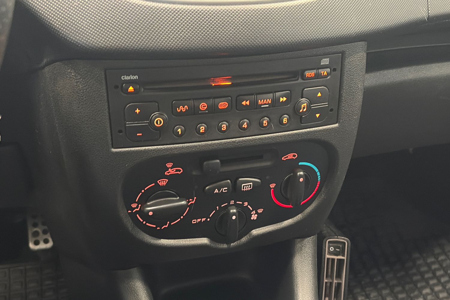 PEUGEOT 206+ 2013