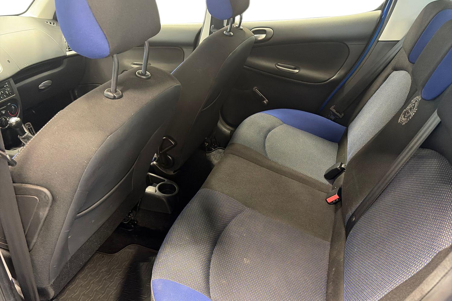 PEUGEOT 206+ 2013