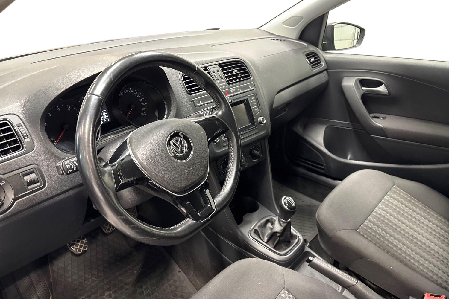 VOLKSWAGEN POLO 2016
