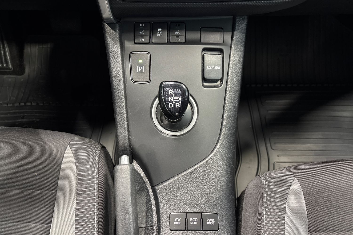 TOYOTA AURIS 2017