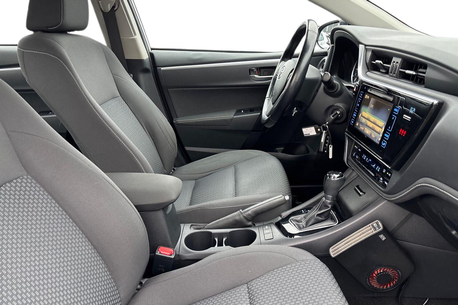 TOYOTA COROLLA 2018