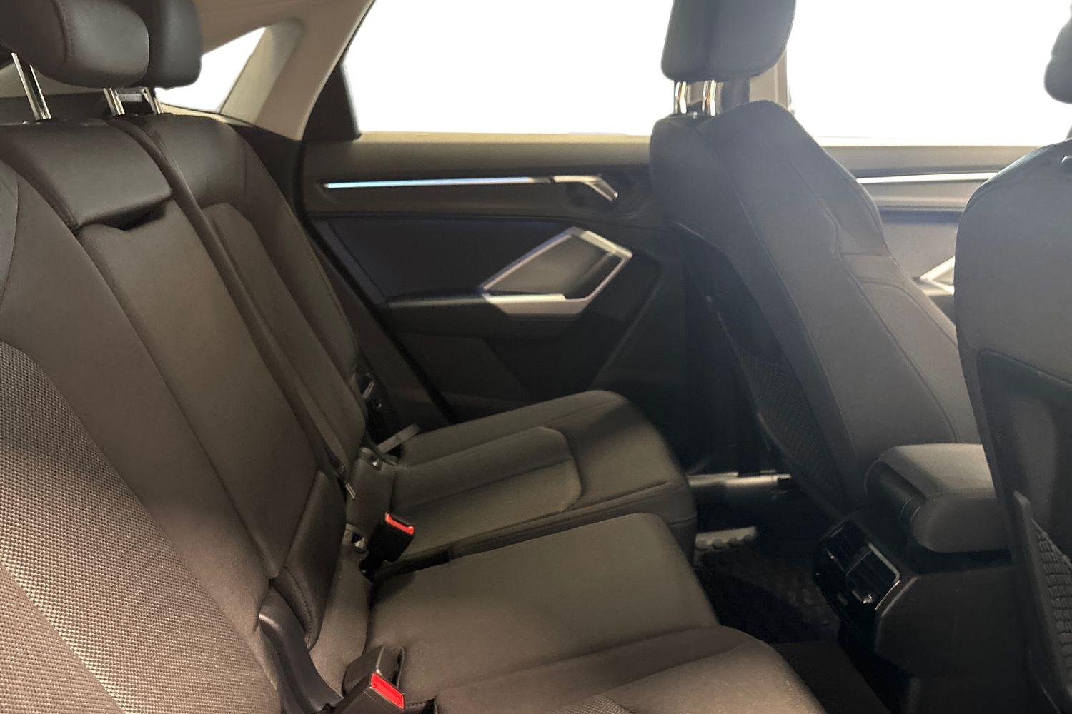 AUDI Q3 2023