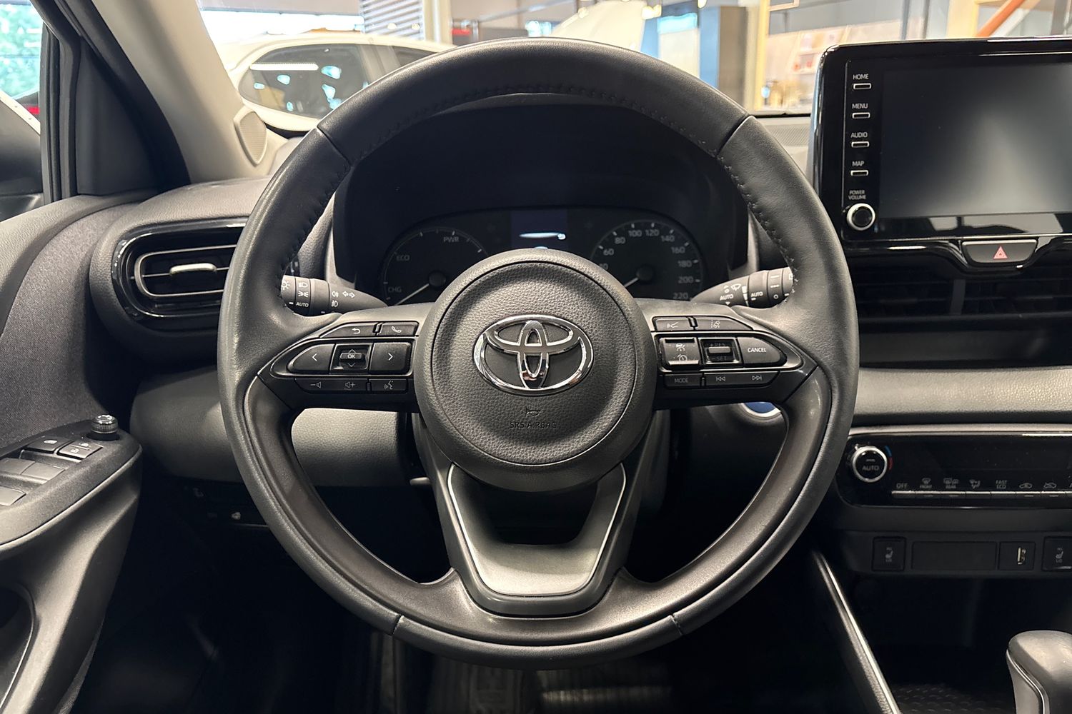 TOYOTA YARIS 2023