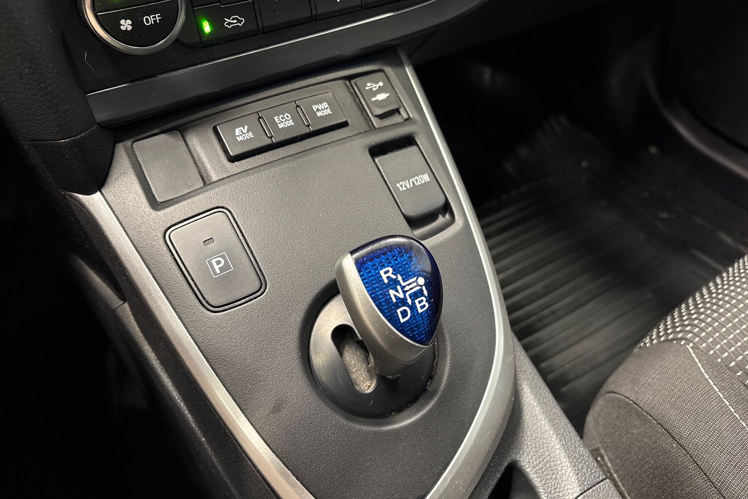 TOYOTA AURIS 2014