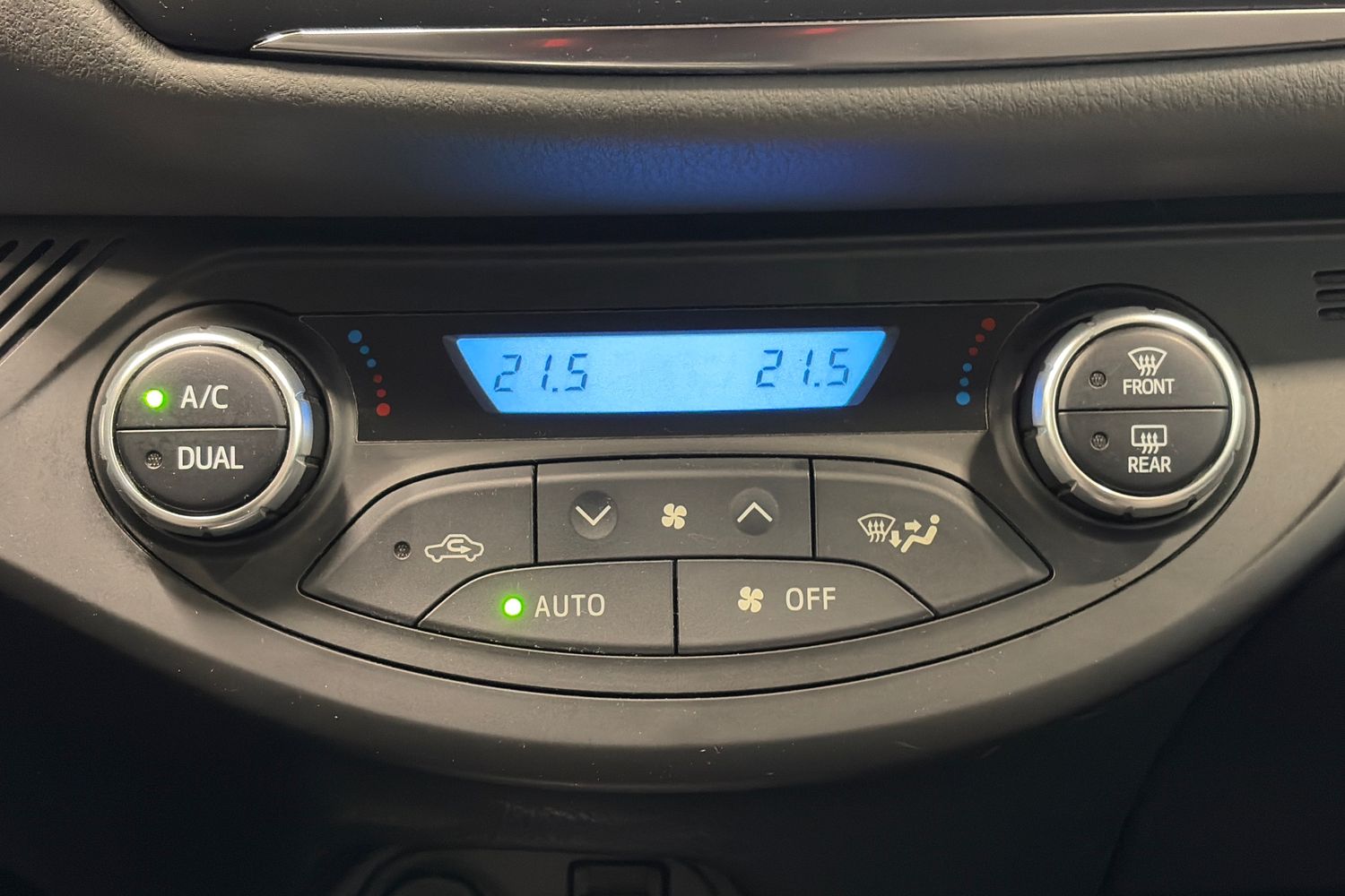 TOYOTA YARIS 2019