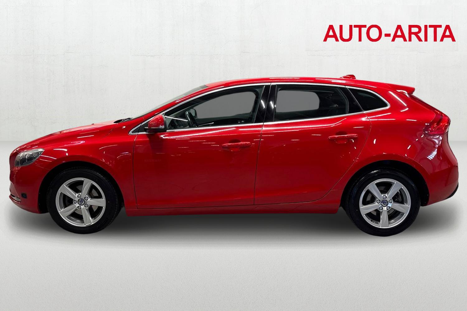 VOLVO V40 2015