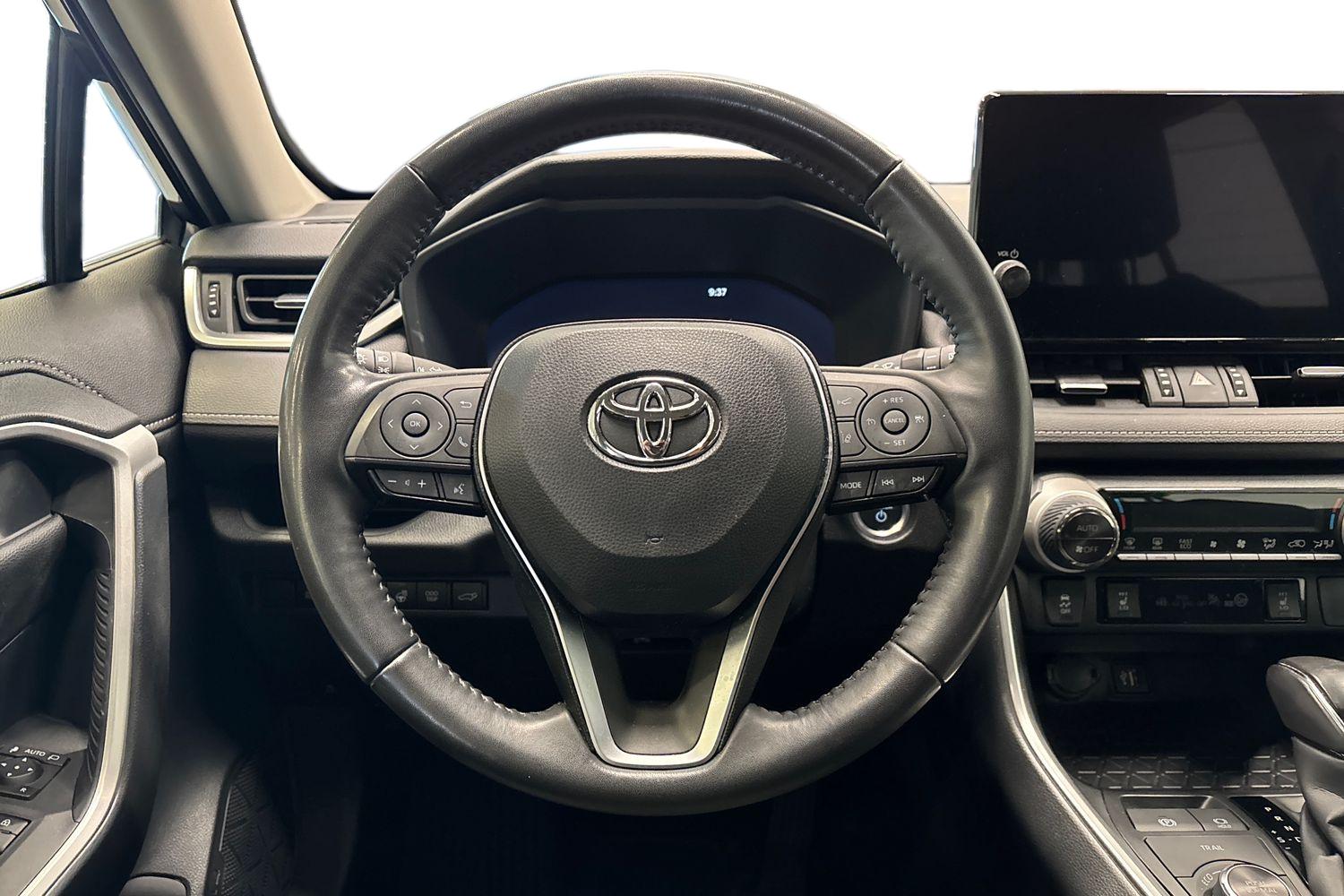 TOYOTA RAV4 2024