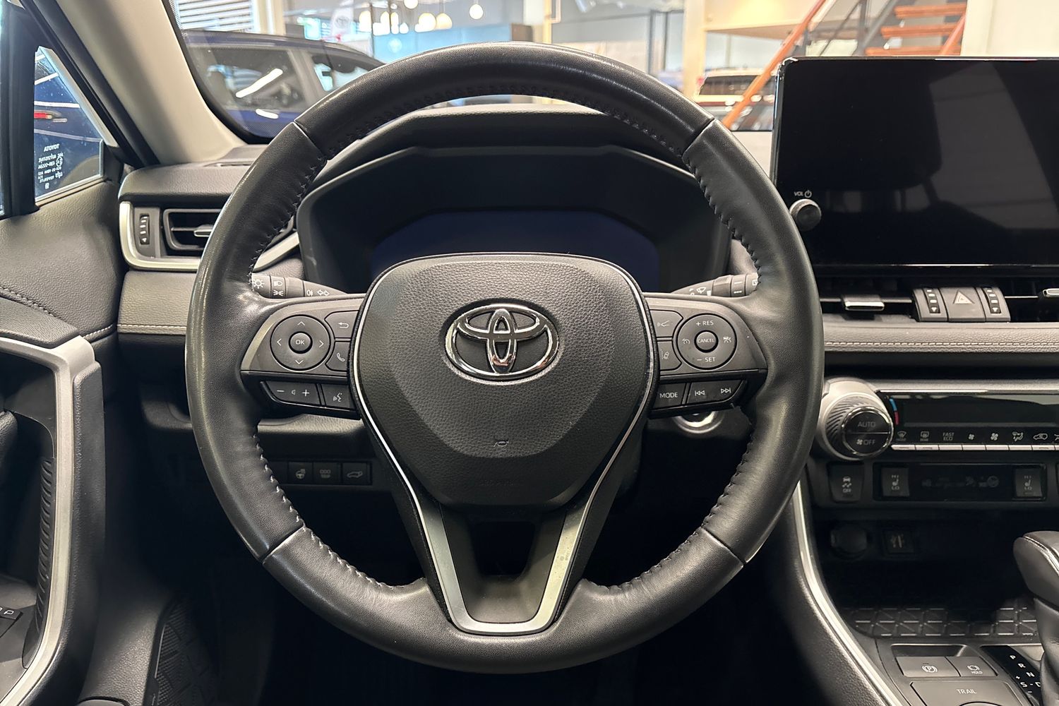 TOYOTA RAV4 2024
