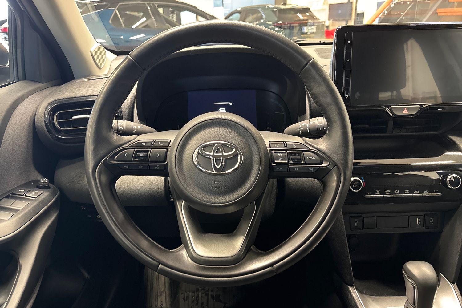 TOYOTA Yaris Cross 2024