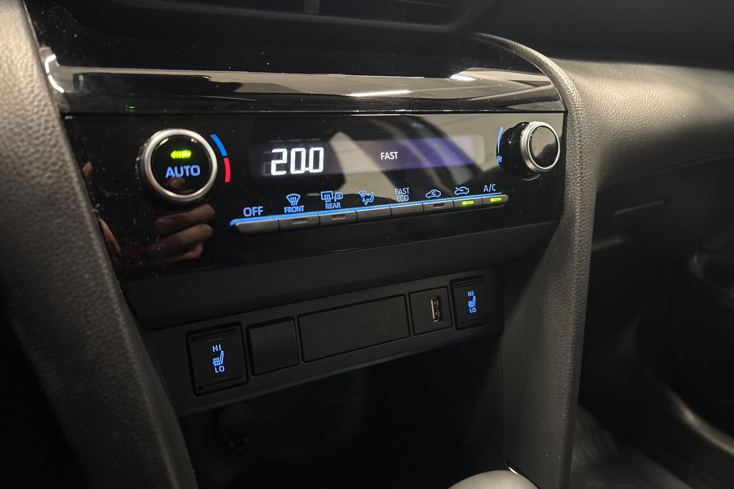 TOYOTA Yaris Cross 2024