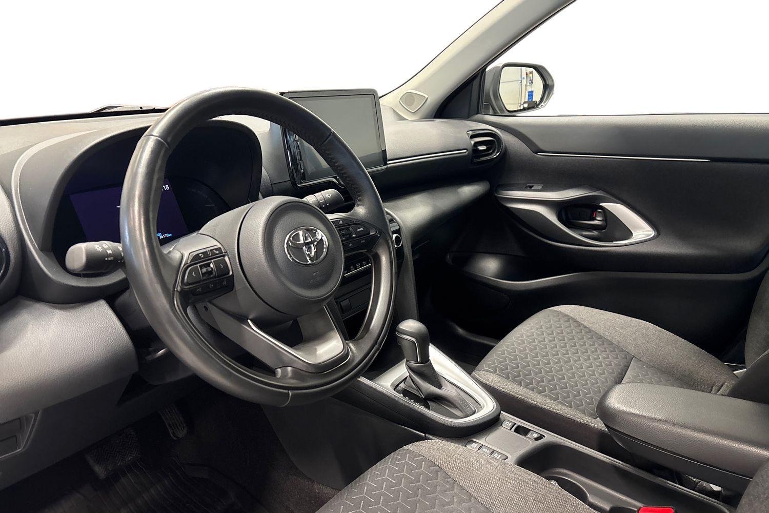 TOYOTA Yaris Cross 2024