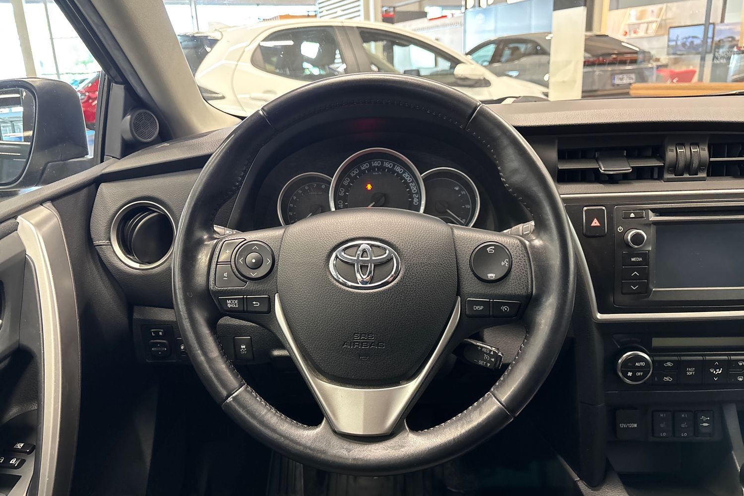 TOYOTA AURIS 2014