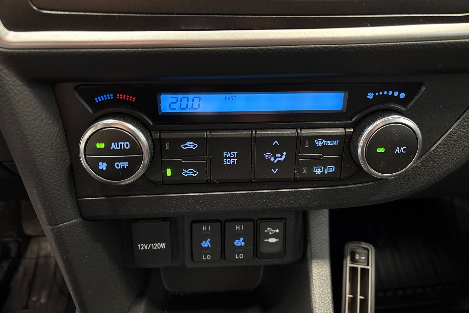 TOYOTA AURIS 2014