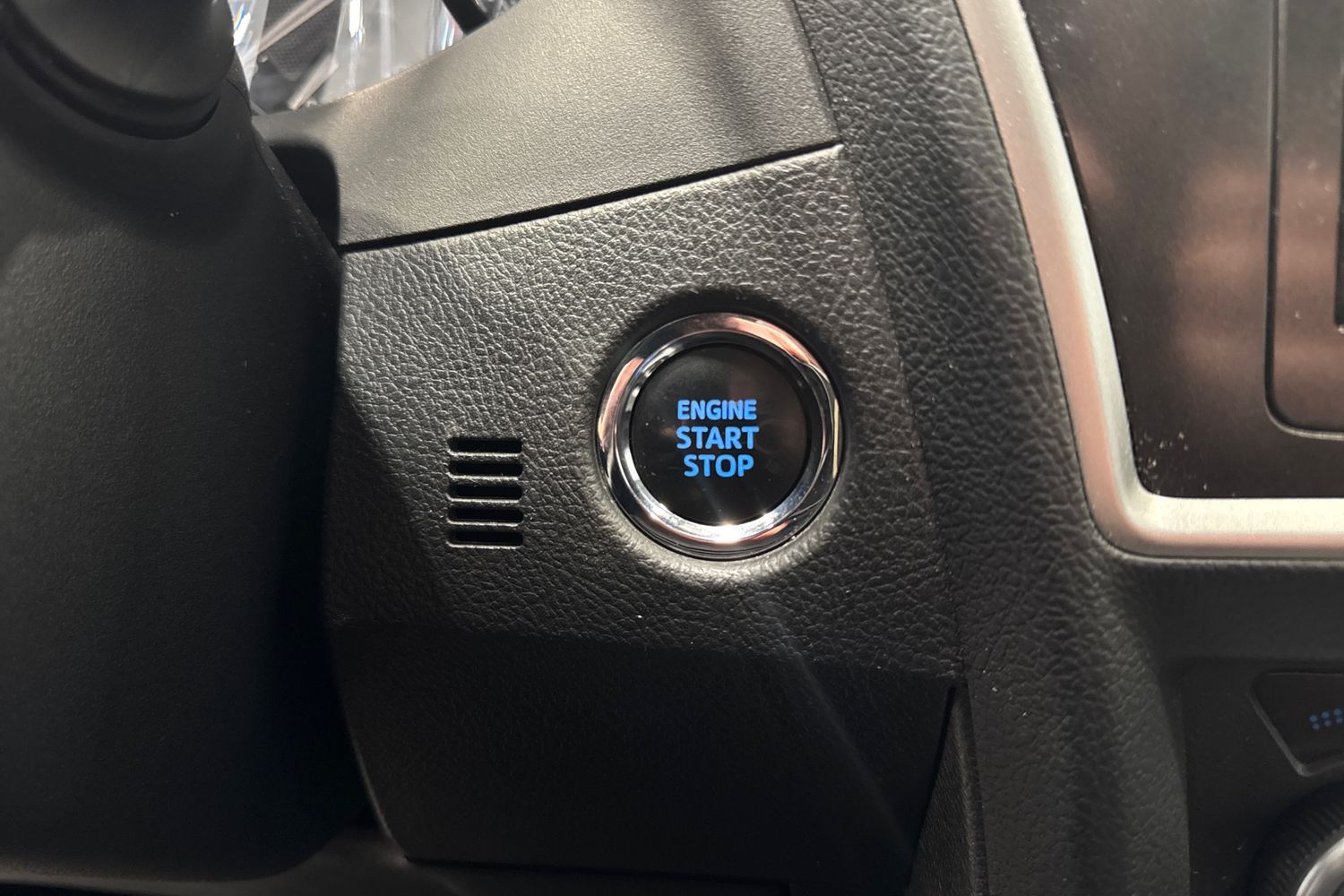 TOYOTA AURIS 2015