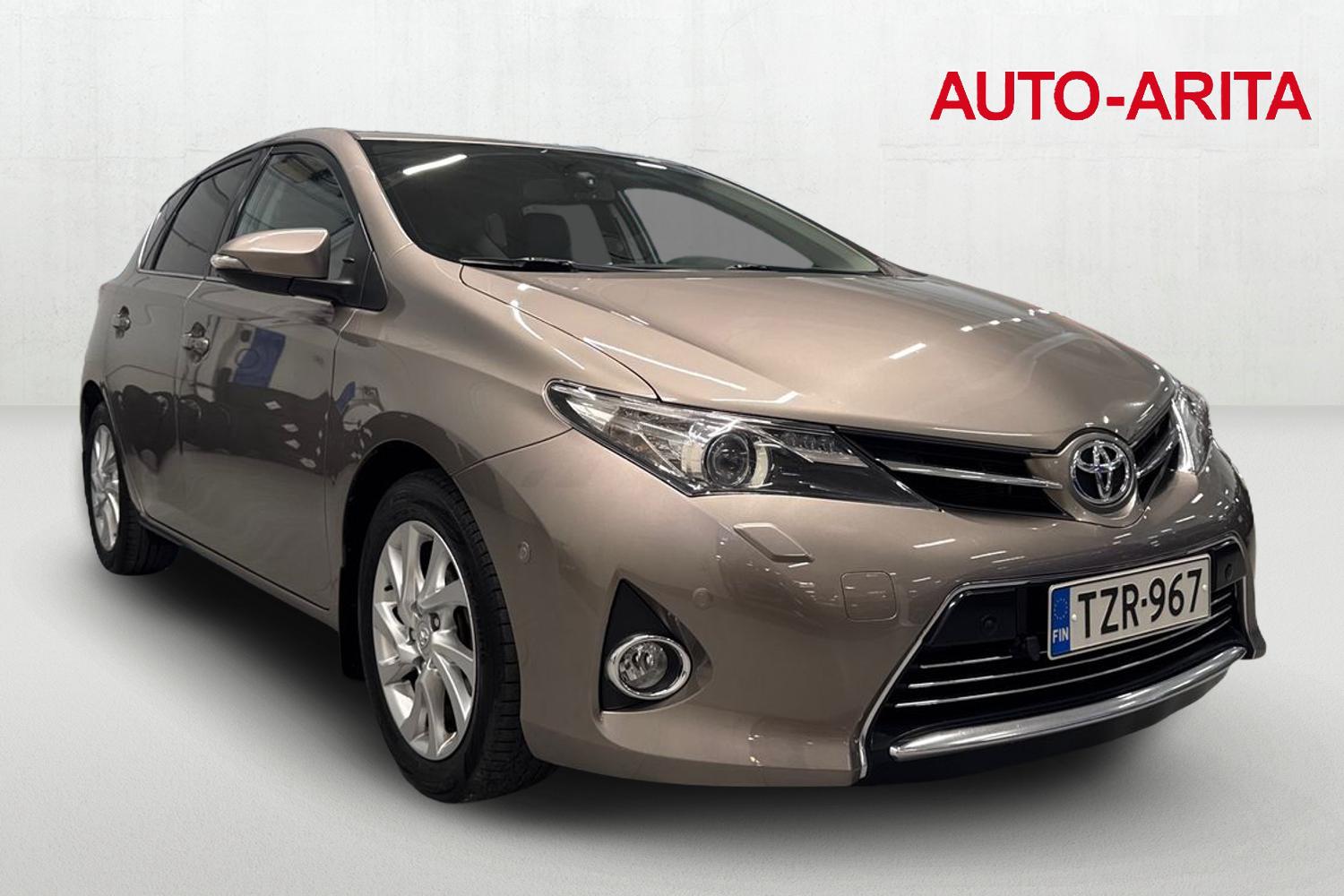 TOYOTA AURIS 2015