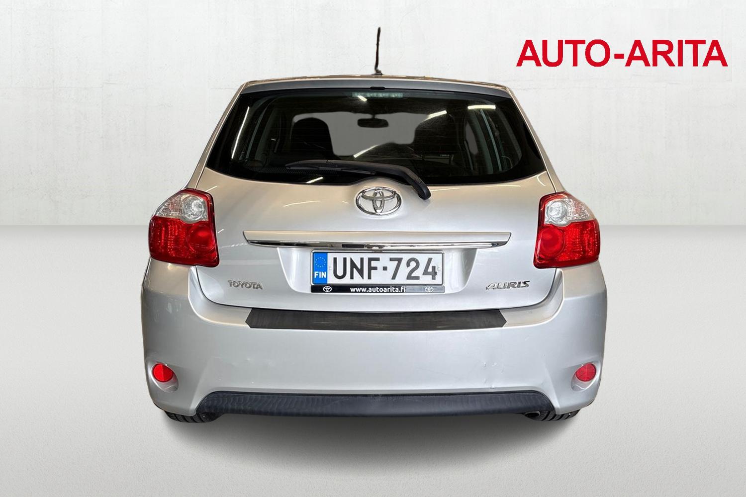 TOYOTA AURIS 2011