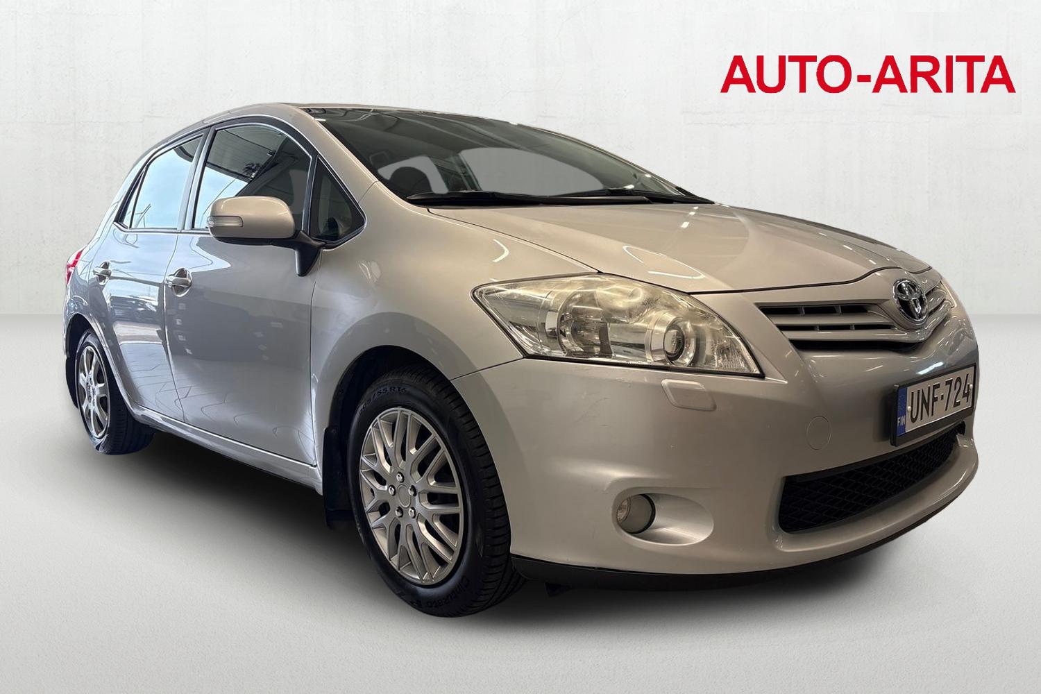 TOYOTA AURIS 2011