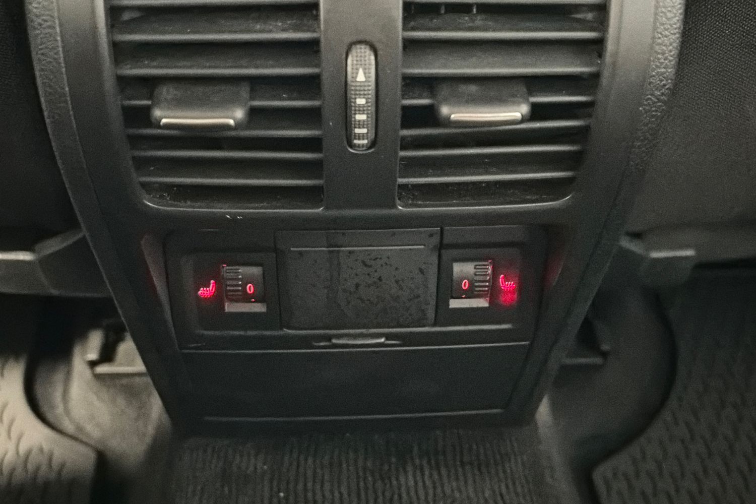 VOLKSWAGEN PASSAT 2012